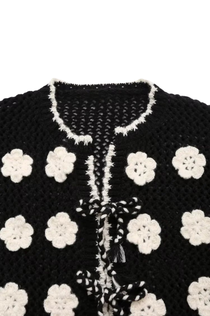 LOTUS ÖRME ÇİÇEKLİ HIRKA